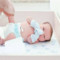 (2)Cách chọn bỉm theo từng giai đoạn?Trẻ sơ sinh (0 đến 5 tháng):