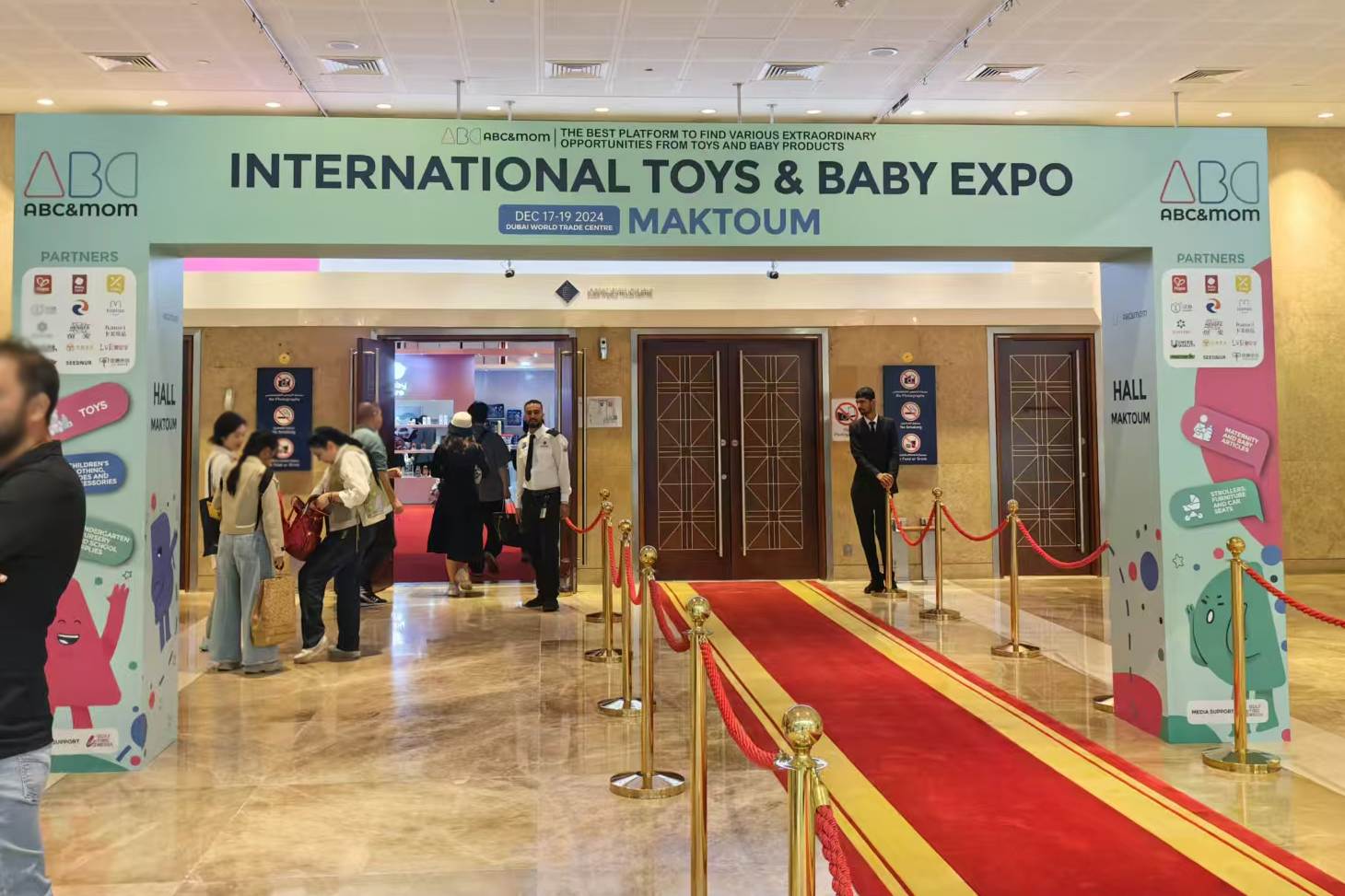 Chúng tôi hiện đang tham dự một cuộc triển lãm tại ABC&MOM EXPO DUBAI 2024!
